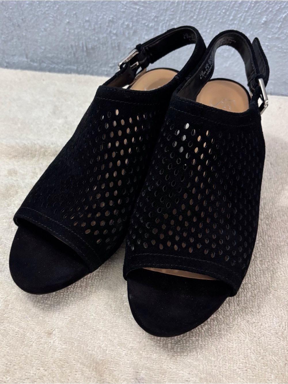 Franco Sarto Black Perforated Slingback Peep-Toe Sandals Leather SZ 8.5 W